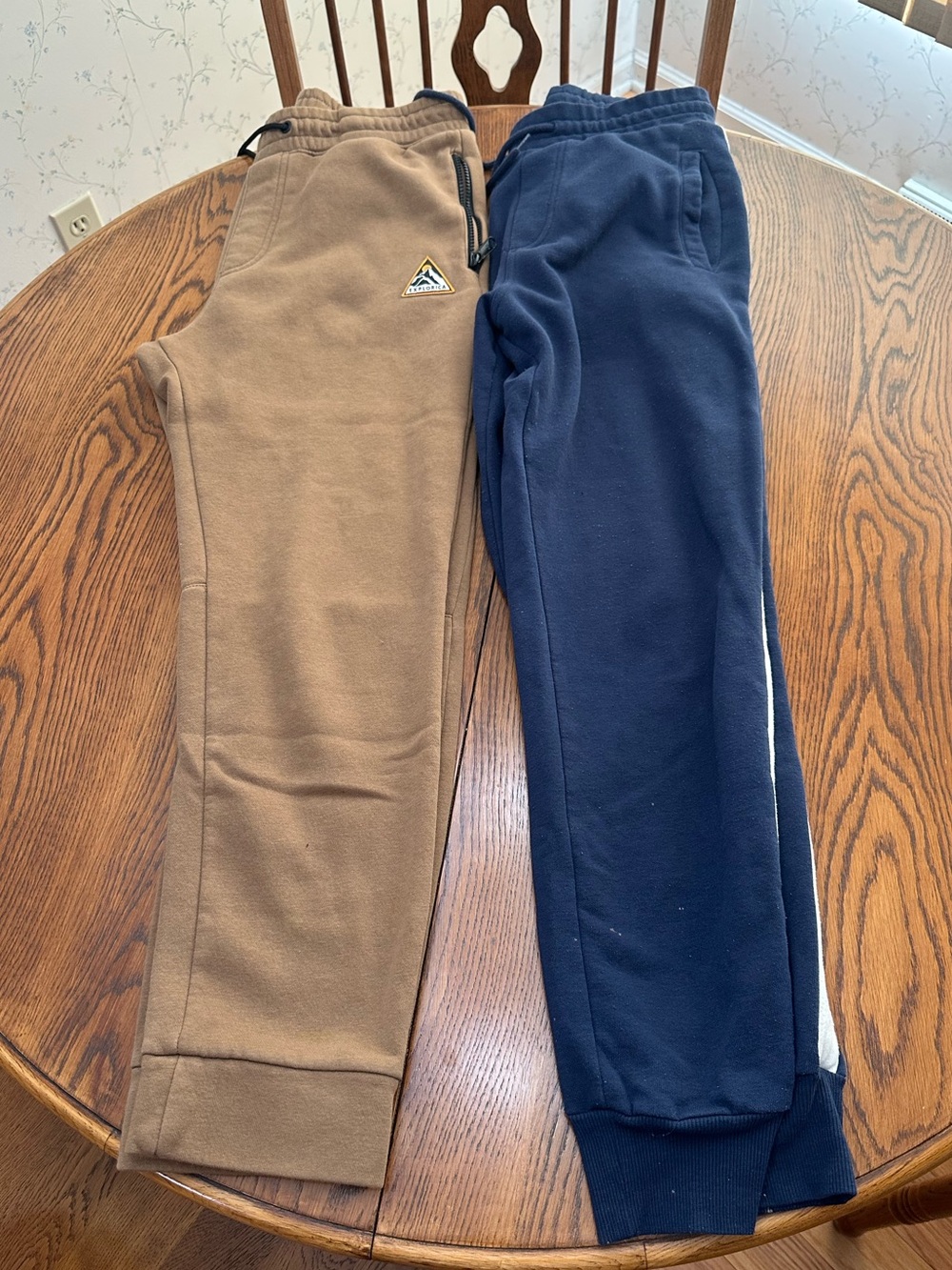 Men’s sweat pants size small bundle of 2